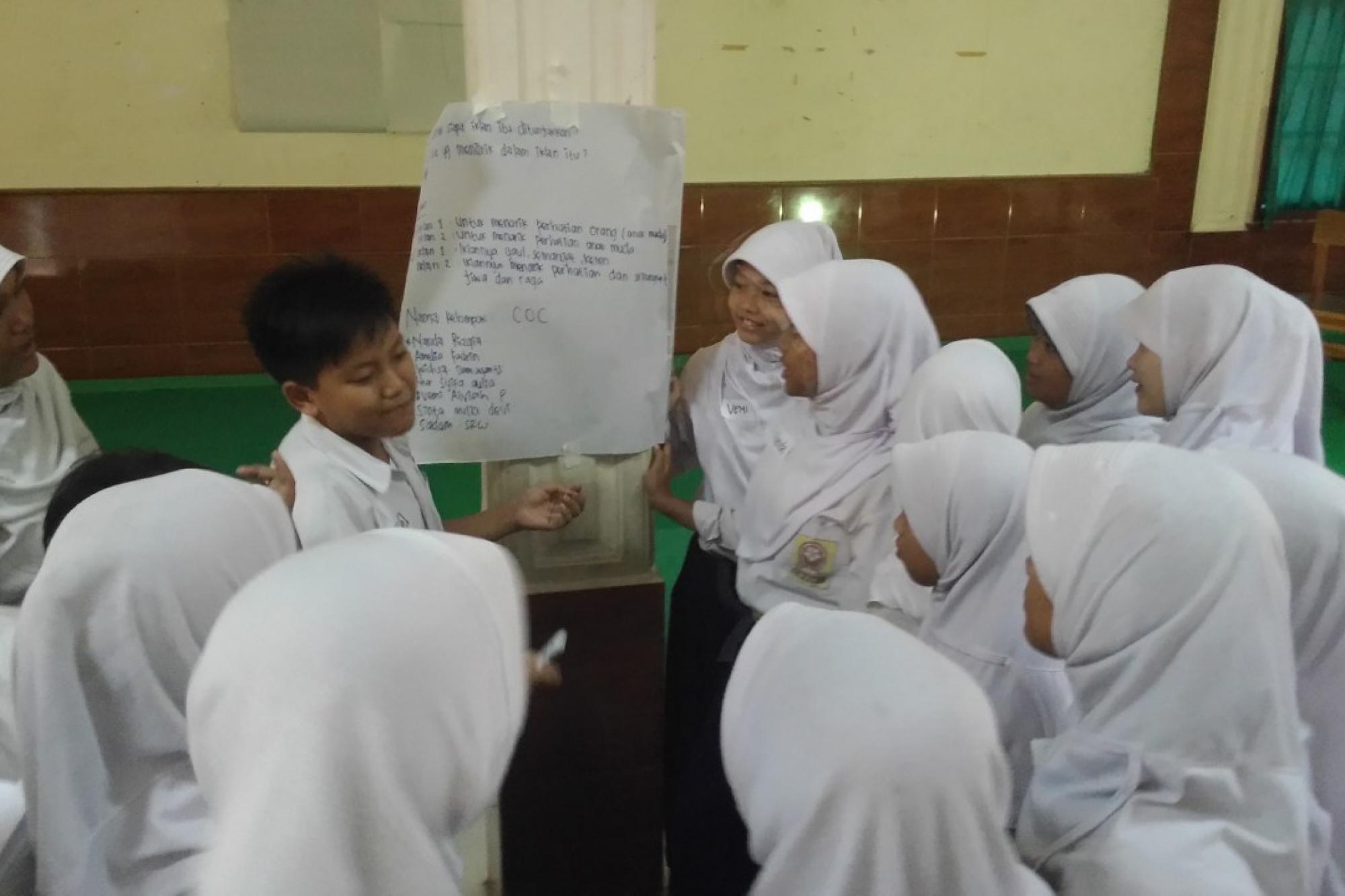 Aksi “Bebaskan Sekolah Kami dari Iklan Rokok” SMP IT Ar Rahman Jakarta