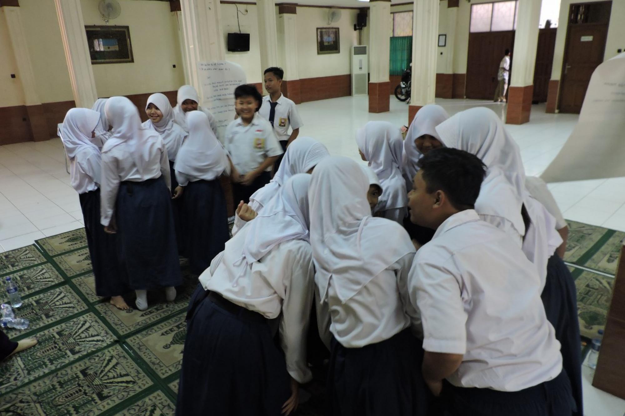 Aksi “Bebaskan Sekolah Kami dari Iklan Rokok” SMP IT Ar Rahman Jakarta