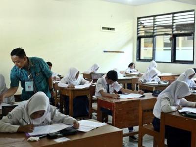 Serikat Guru: Anak Belum Tentu Bahagia Seharian di Sekolah